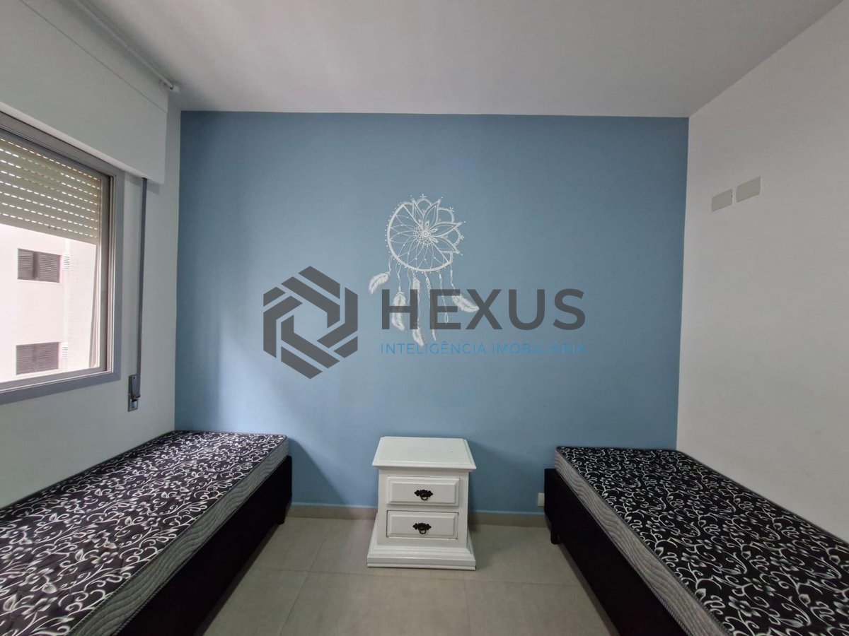 Foto 19 de Apartamento reformado com varanda a 180m da Praia das Pitangueiras, Guaruja