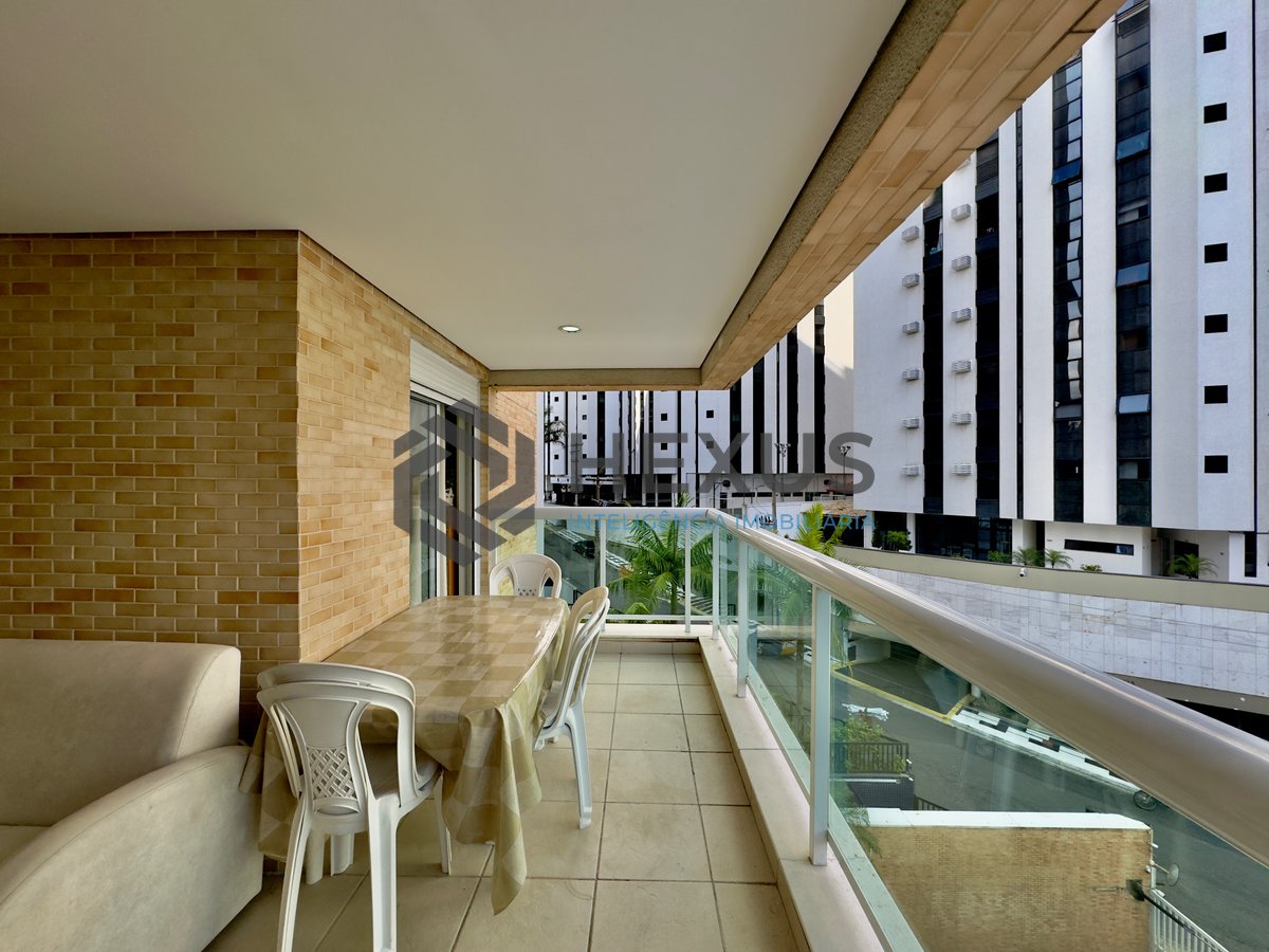 Foto 2 de Apartamento reformado frente mar com varanda gourmet e lazer em prédio novo na Praia das Asturias, Guaruja