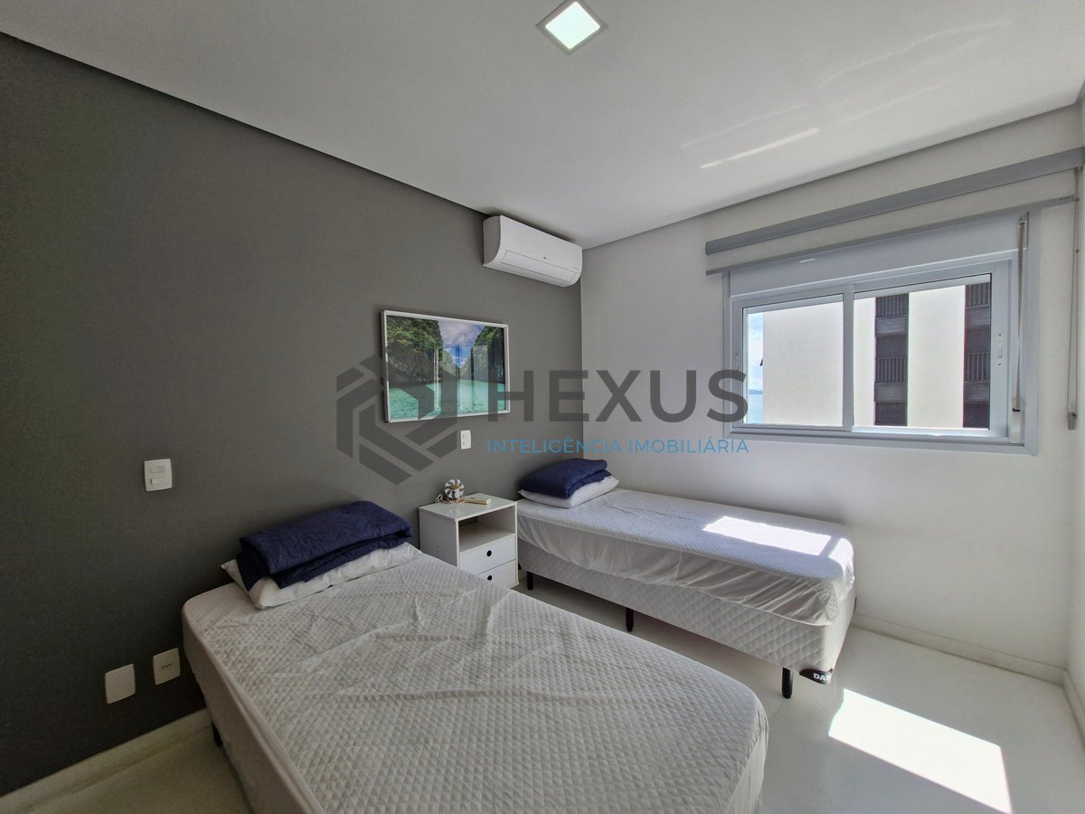 Foto 19 de Apartamento frente mar com varanda e lazer na Praia das Asturias, Guaruja