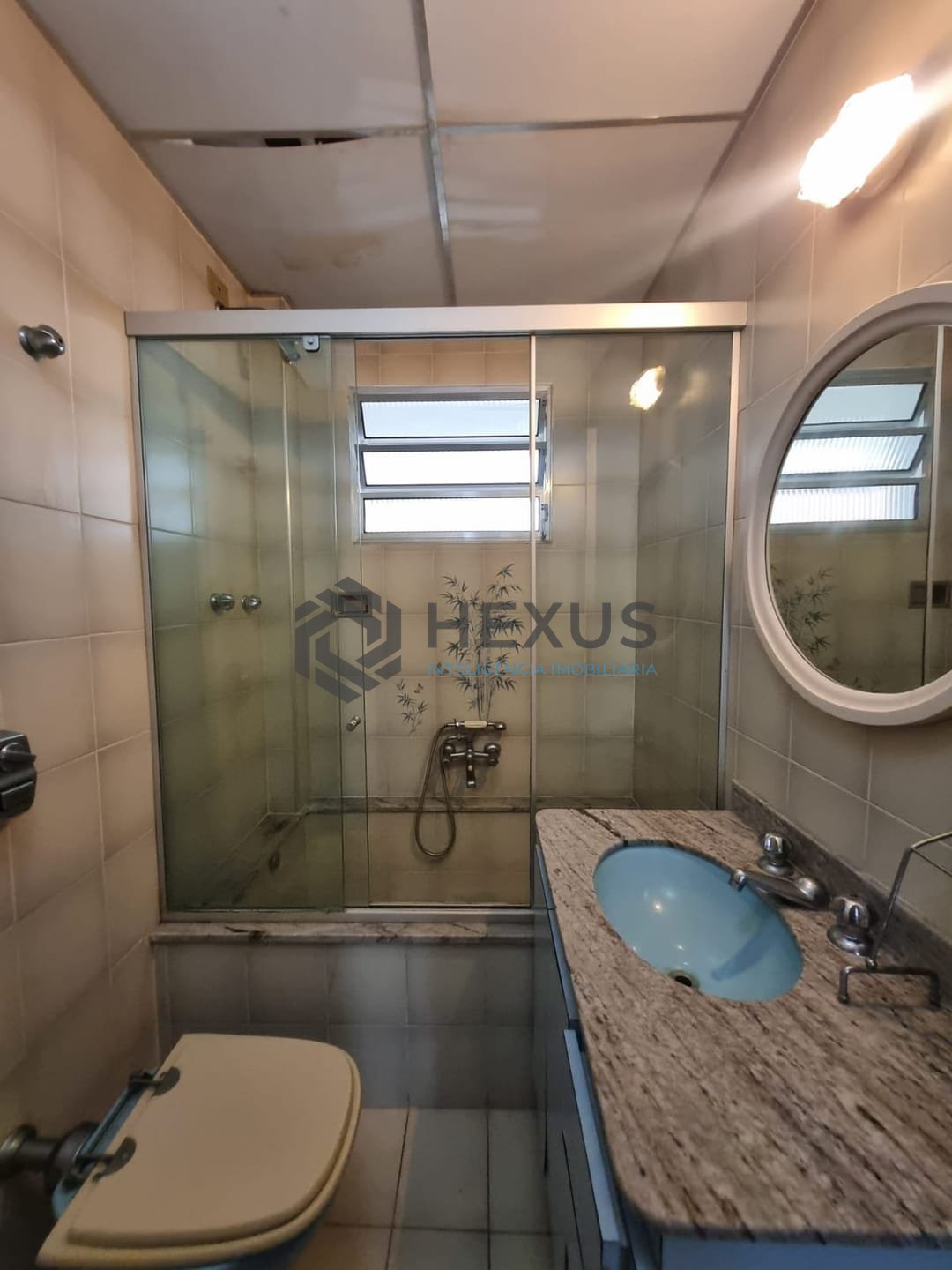 Foto 18 de Apartamento com varanda na beira mar da Praia das Pitangueiras, Guaruja