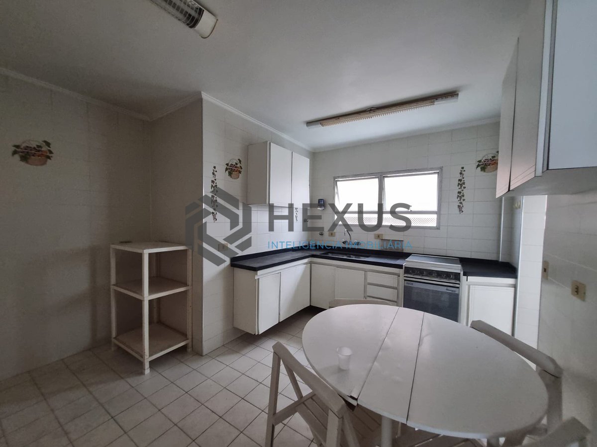 Foto 20 de Apartamento com varanda na beira mar da Praia das Pitangueiras, Guaruja