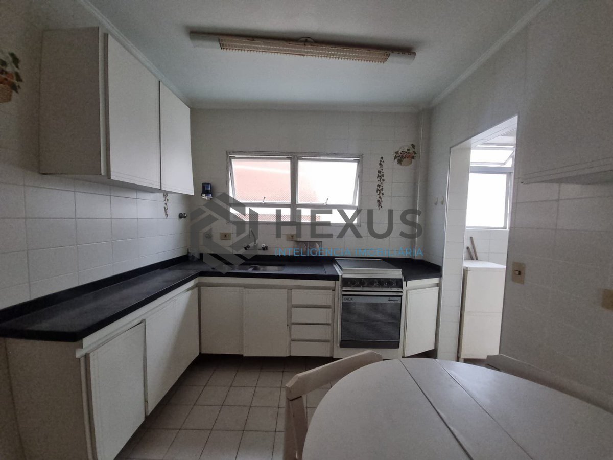 Foto 21 de Apartamento com varanda na beira mar da Praia das Pitangueiras, Guaruja