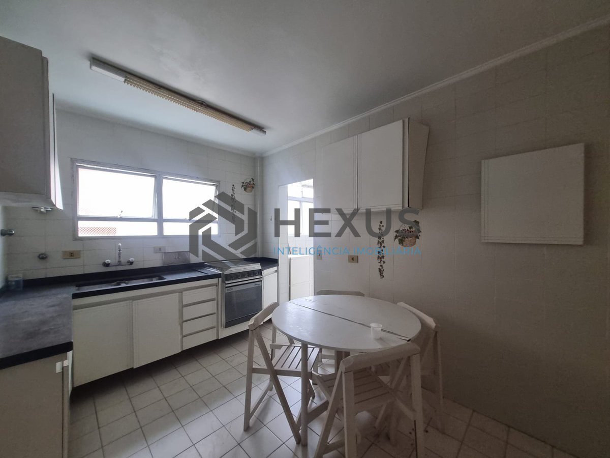 Foto 22 de Apartamento com varanda na beira mar da Praia das Pitangueiras, Guaruja