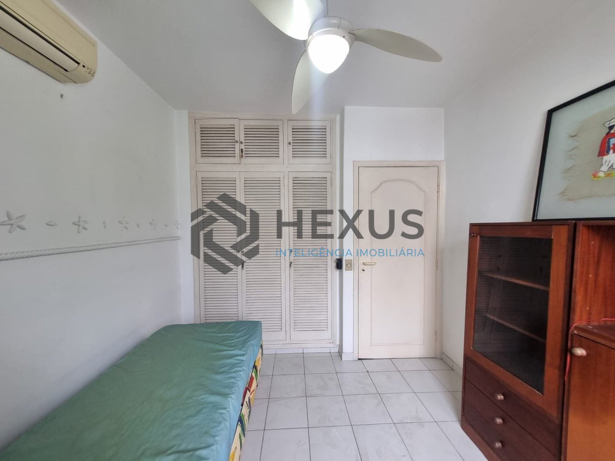 Foto 9 de Apartamento com varanda na beira mar da Praia das Pitangueiras, Guaruja