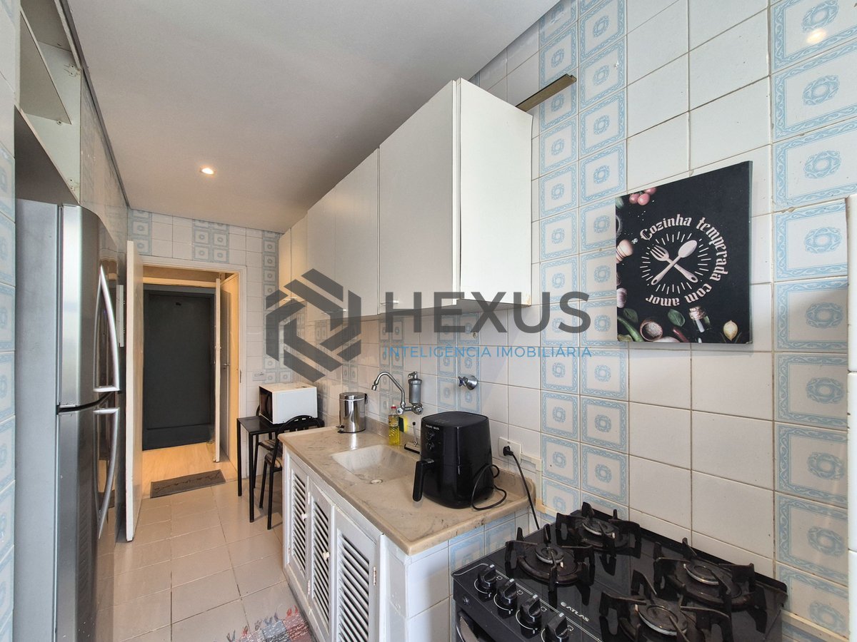 Foto 10 de Apartamento reformado e mobiliado na Praia das Pitangueiras, Guaruja
