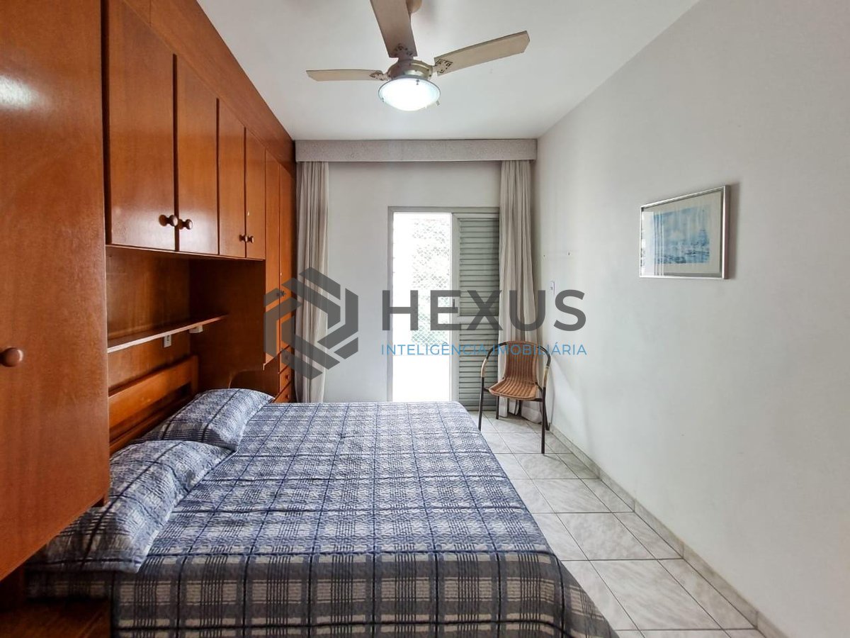 Foto 11 de Apartamento com varanda e lazer a 180m da Praia das Pitangueiras, Guaruja
