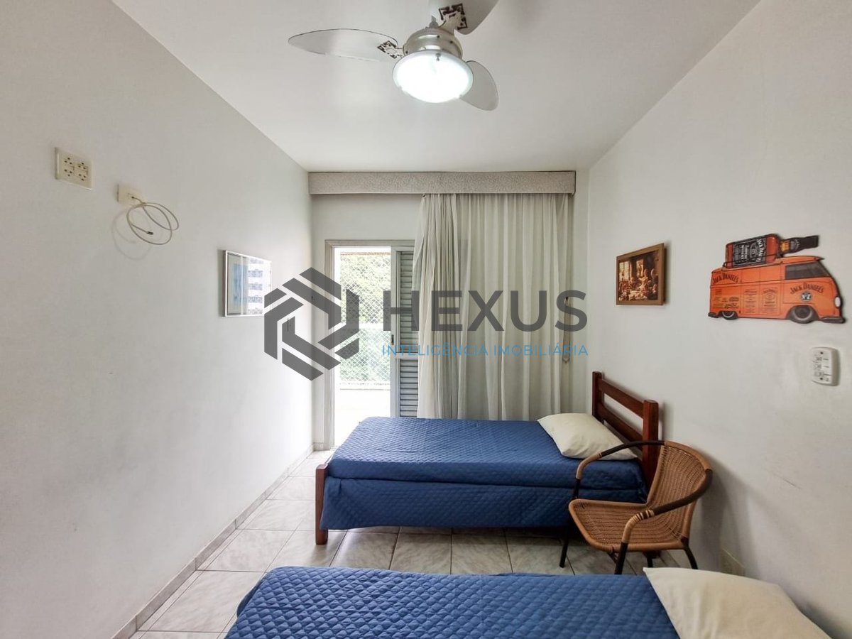 Foto 16 de Apartamento com varanda e lazer a 180m da Praia das Pitangueiras, Guaruja