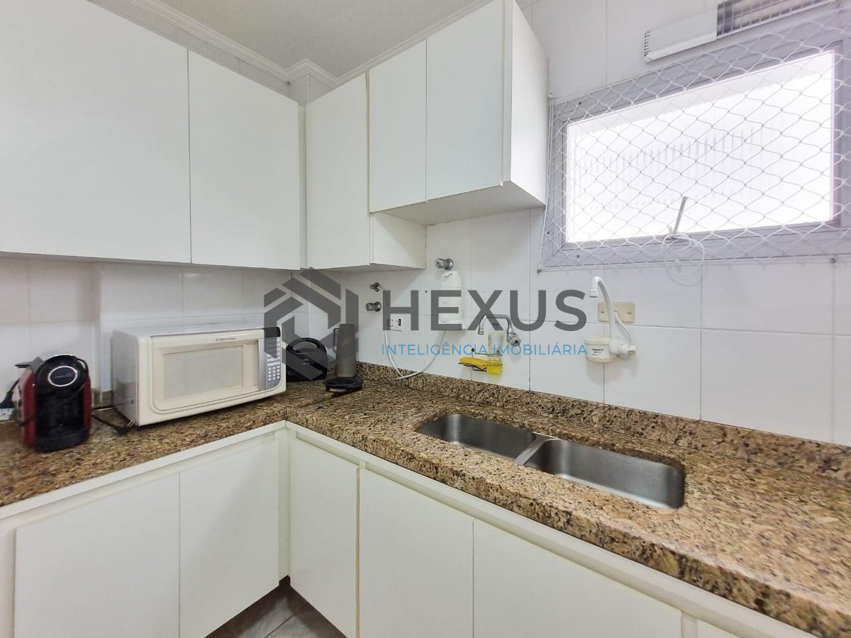 Foto 23 de Apartamento com varanda e lazer a 180m da Praia das Pitangueiras, Guaruja