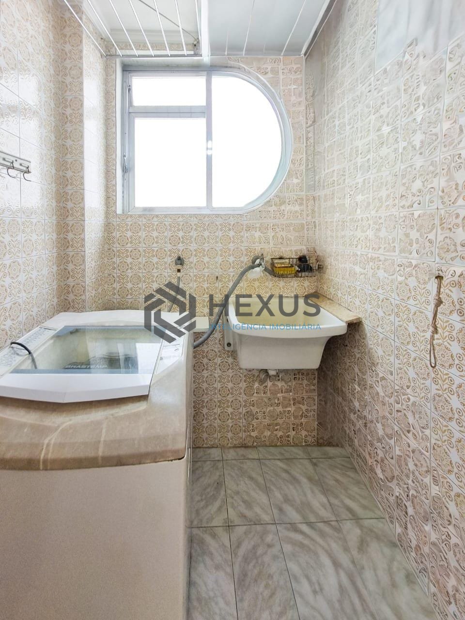 Foto 25 de Apartamento com varanda e lazer a 180m da Praia das Pitangueiras, Guaruja