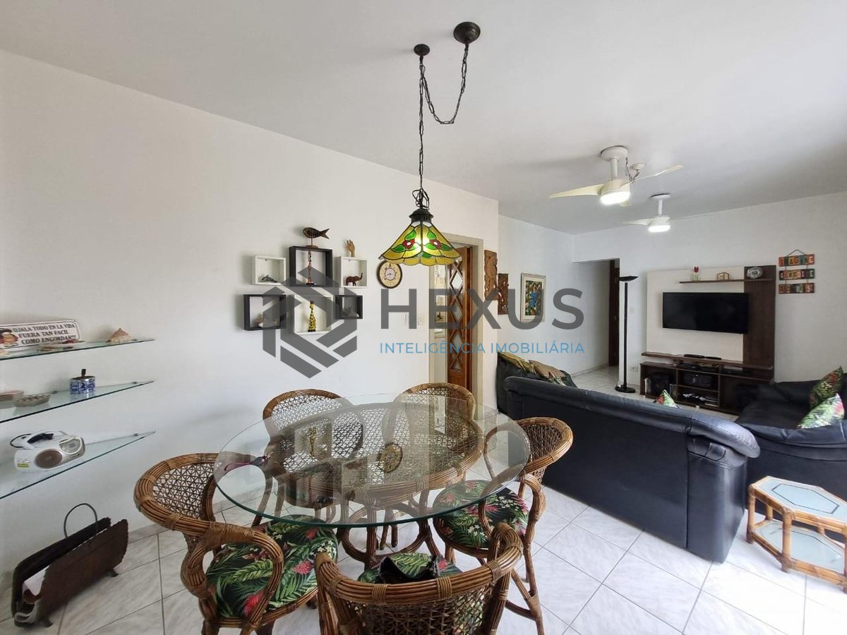 Foto 4 de Apartamento com varanda e lazer a 180m da Praia das Pitangueiras, Guaruja