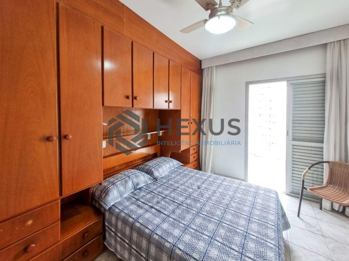 Foto 10 de Apartamento com varanda e lazer a 180m da Praia das Pitangueiras, Guaruja