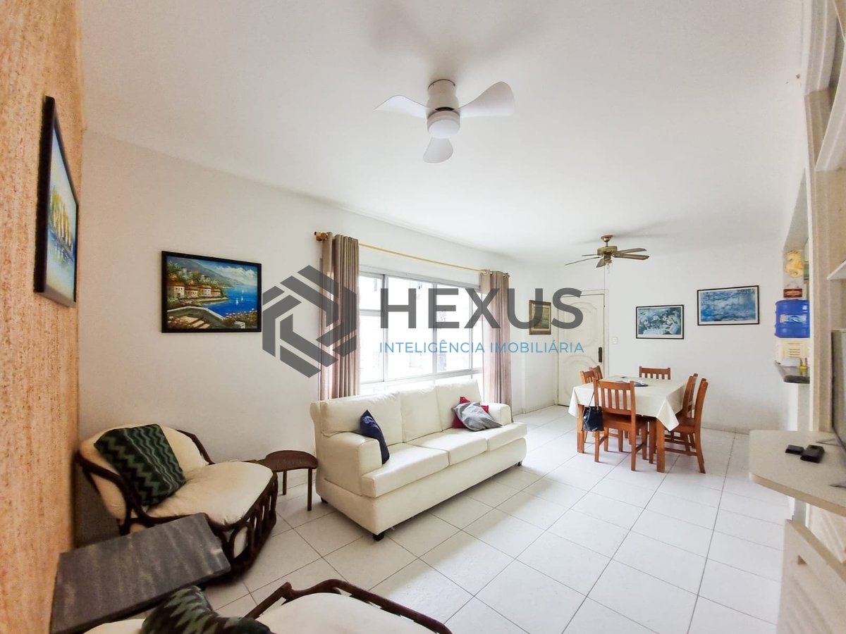 Foto 2 de Apartamento com varanda e lazer a duas quadras da Praia das Pitangueiras, Guaruja