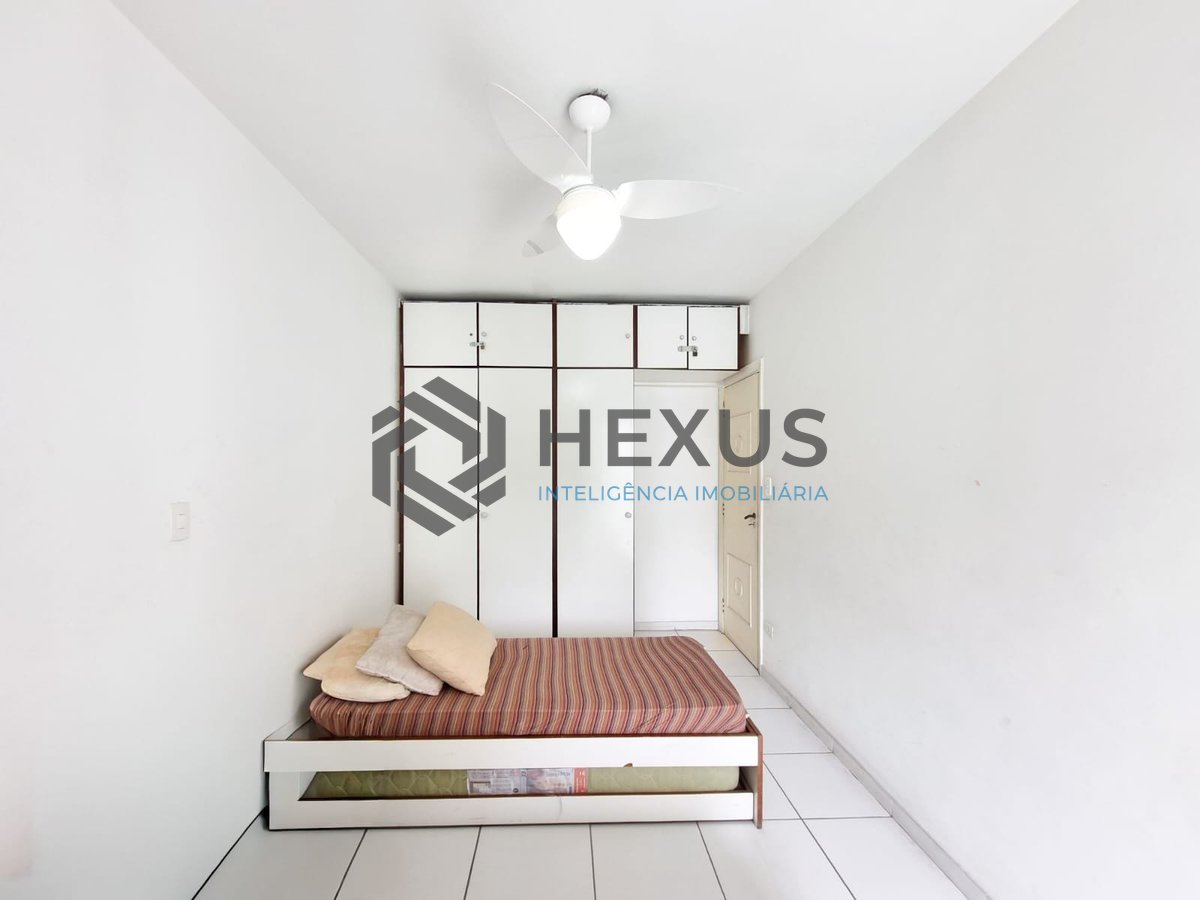 Foto 18 de Apartamento com varanda e lazer a duas quadras da Praia das Pitangueiras, Guaruja
