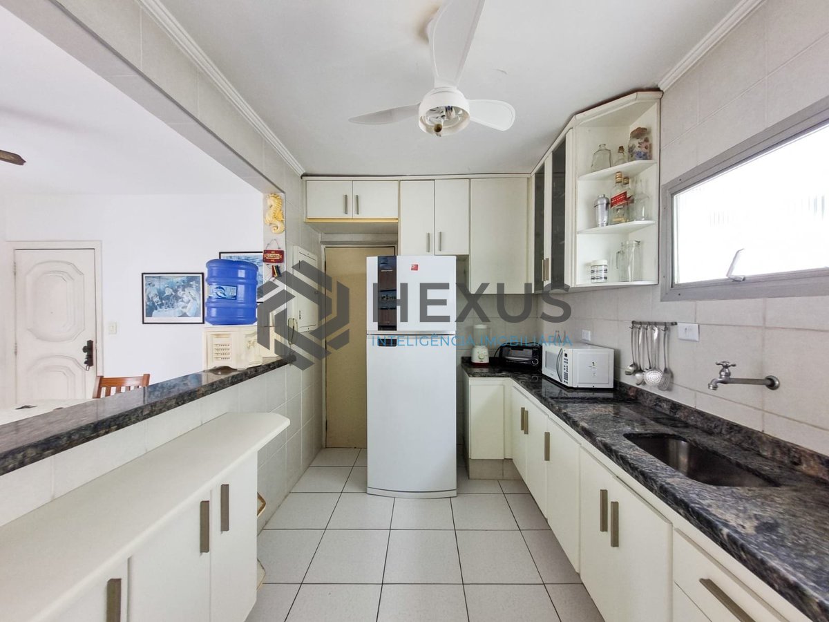 Foto 27 de Apartamento com varanda e lazer a duas quadras da Praia das Pitangueiras, Guaruja
