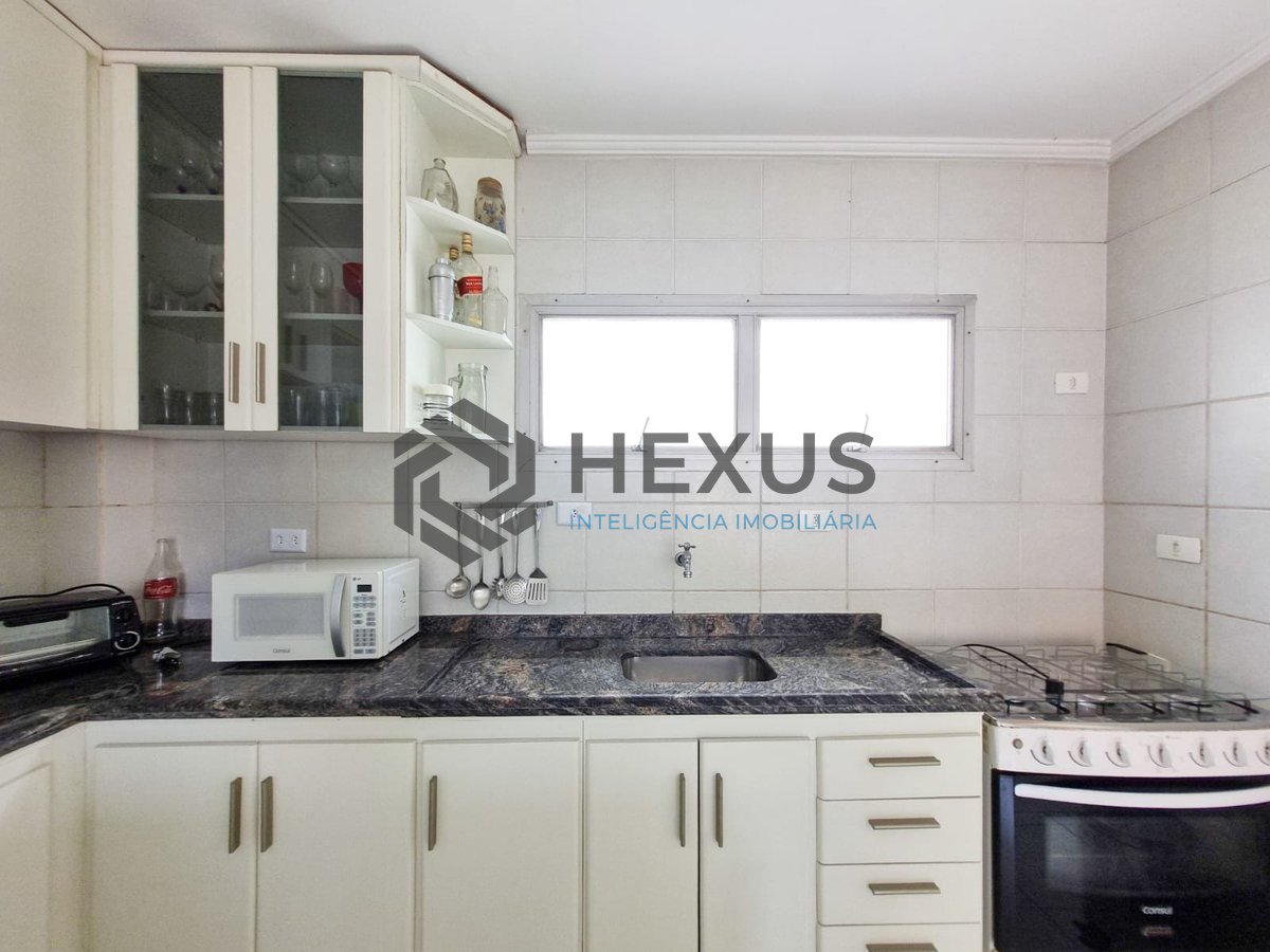 Foto 28 de Apartamento com varanda e lazer a duas quadras da Praia das Pitangueiras, Guaruja