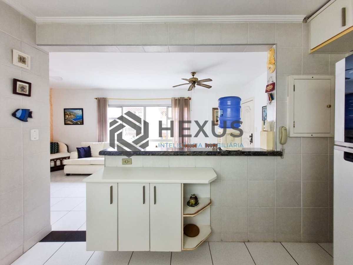 Foto 29 de Apartamento com varanda e lazer a duas quadras da Praia das Pitangueiras, Guaruja
