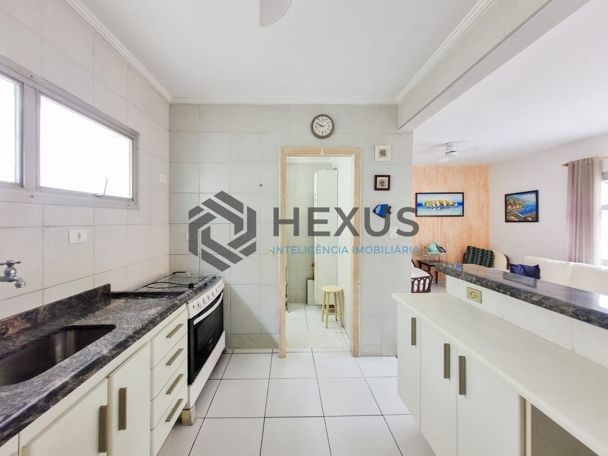 Foto 30 de Apartamento com varanda e lazer a duas quadras da Praia das Pitangueiras, Guaruja