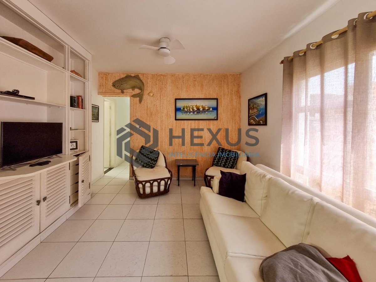 Foto 5 de Apartamento com varanda e lazer a duas quadras da Praia das Pitangueiras, Guaruja