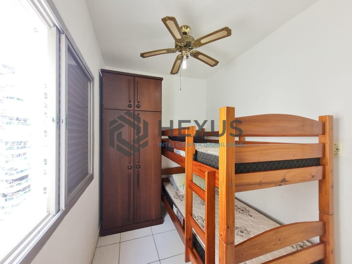Foto 10 de Apartamento com varanda e lazer a duas quadras da Praia das Pitangueiras, Guaruja