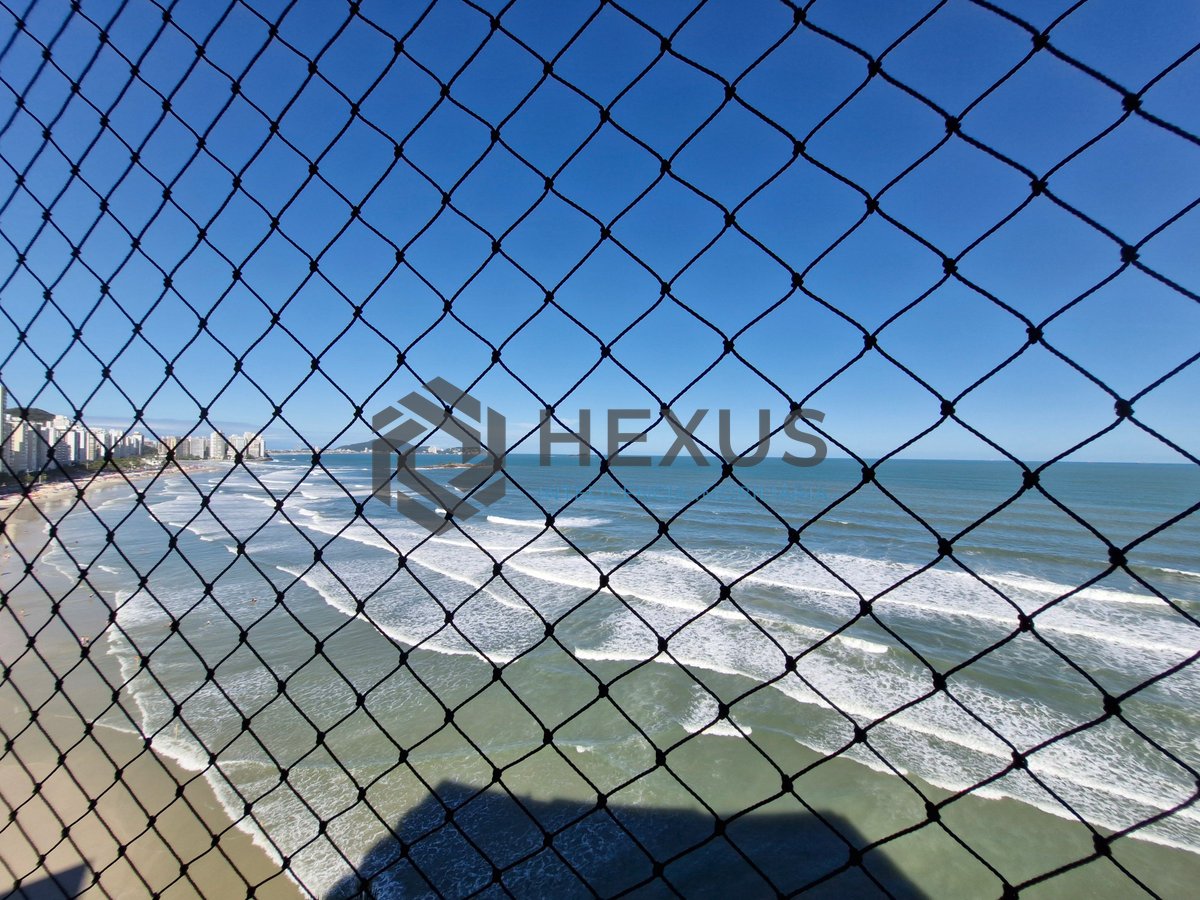 Foto 10 de Apartamento frente mar com varanda na Praia das Pitangueiras, Guaruja