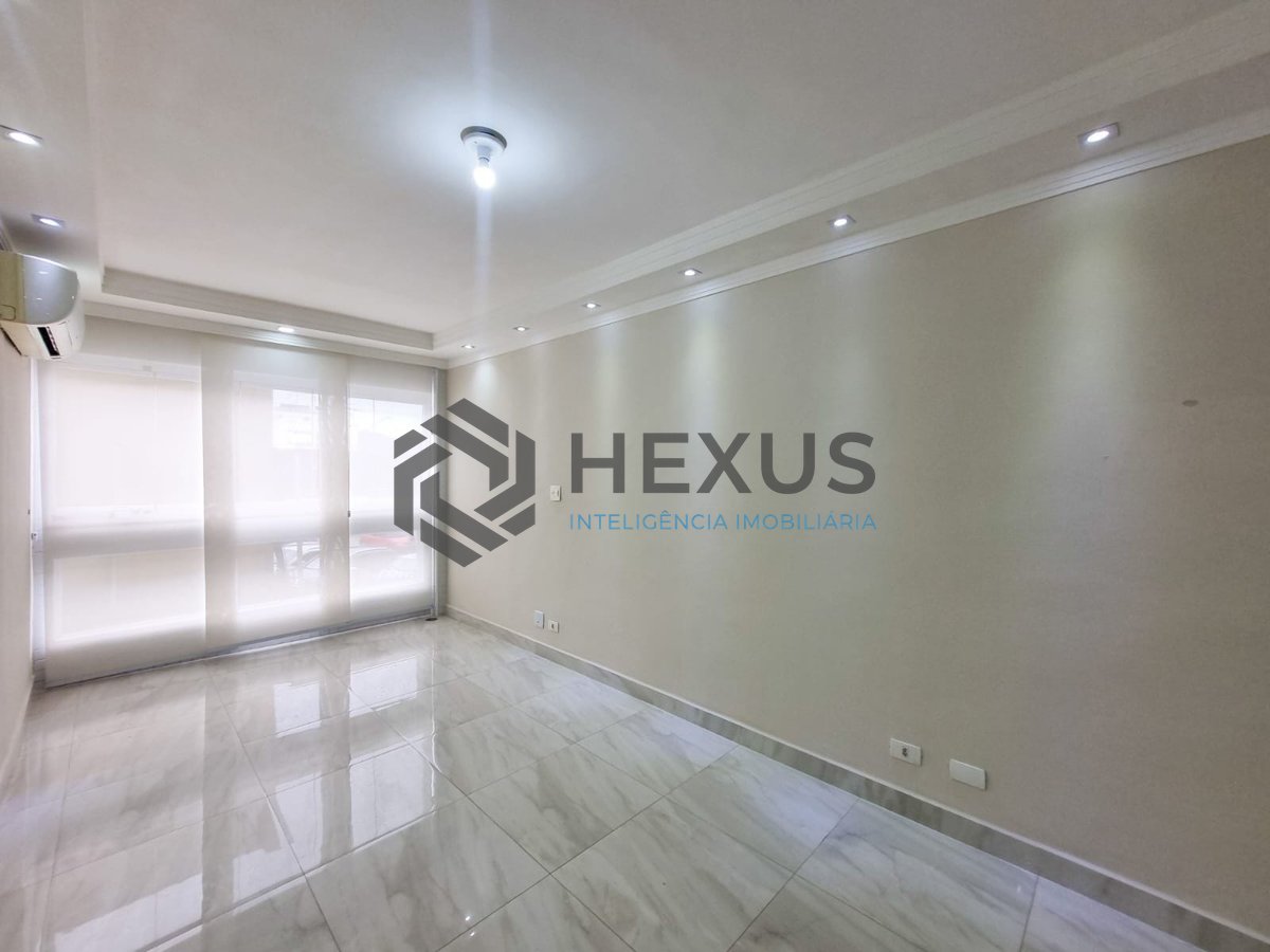 Foto 2 de Apartamento reformado com varanda na Praia das Asturias, Guaruja