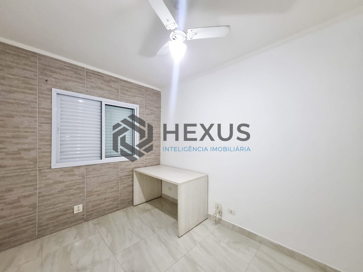 Foto 12 de Apartamento reformado com varanda na Praia das Asturias, Guaruja