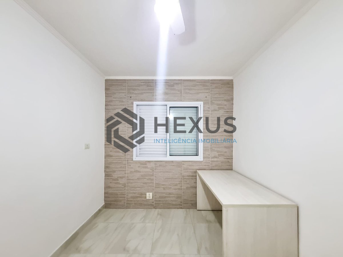 Foto 13 de Apartamento reformado com varanda na Praia das Asturias, Guaruja