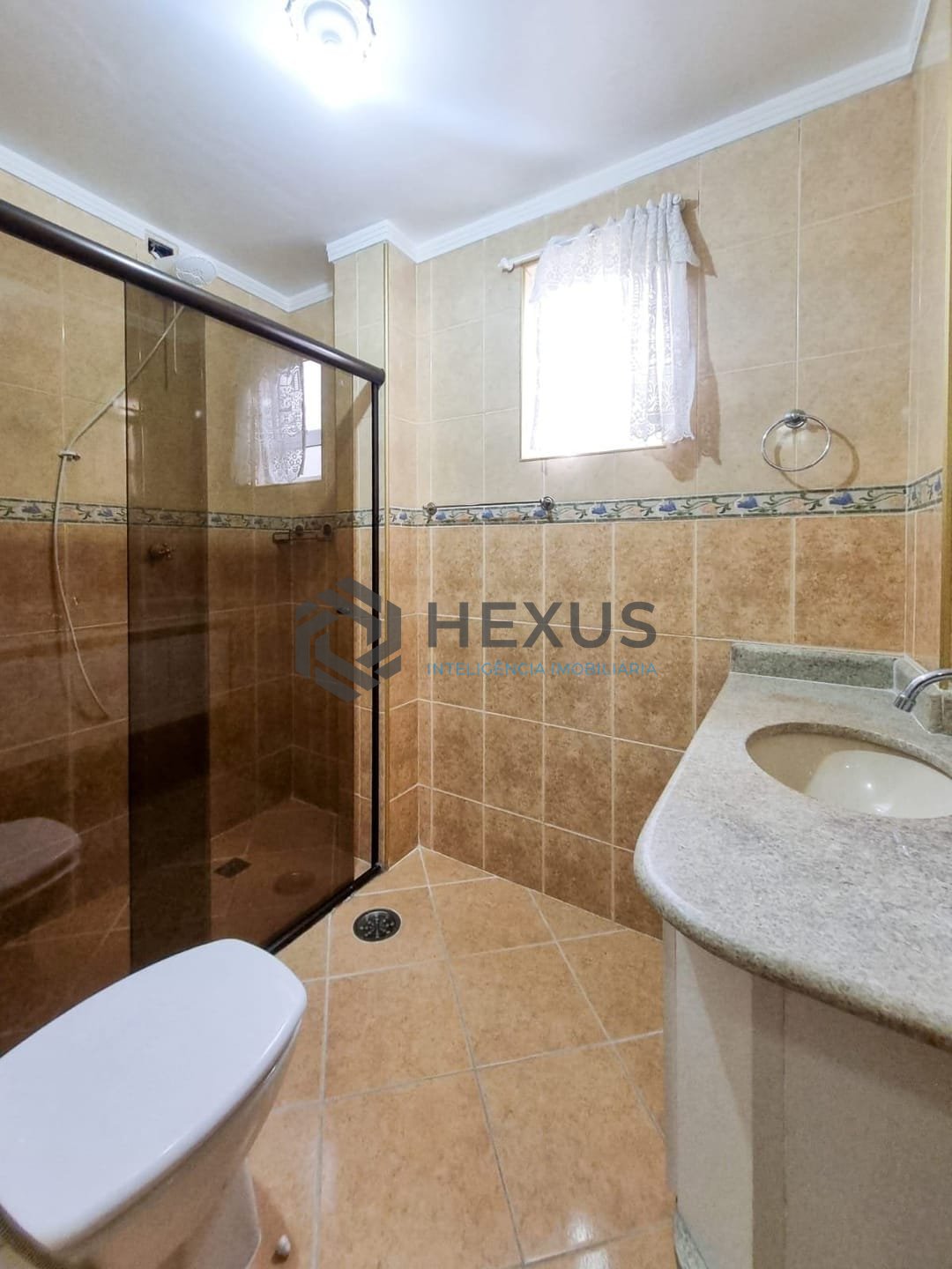 Foto 15 de Apartamento reformado com varanda na Praia das Asturias, Guaruja