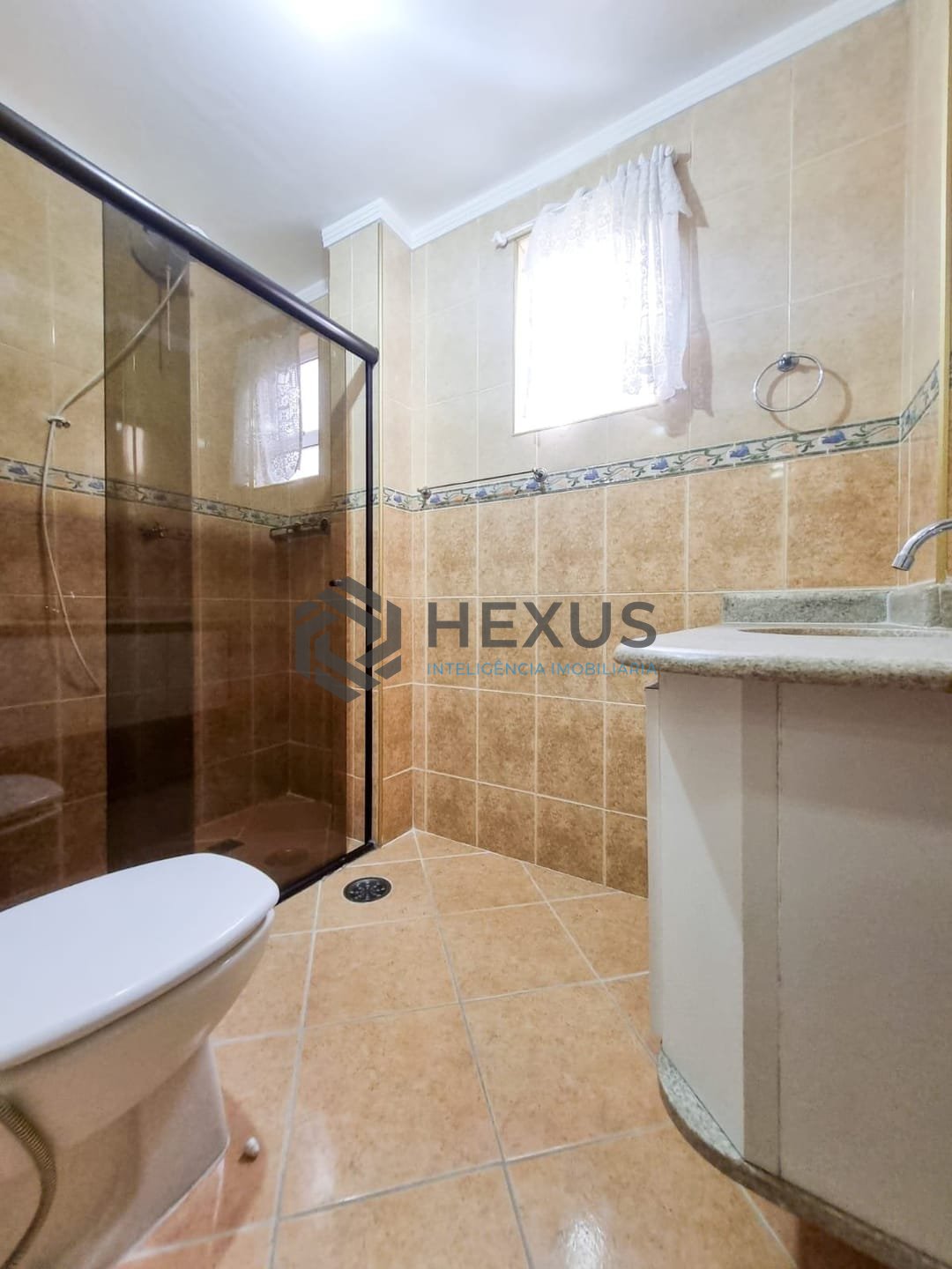 Foto 17 de Apartamento reformado com varanda na Praia das Asturias, Guaruja