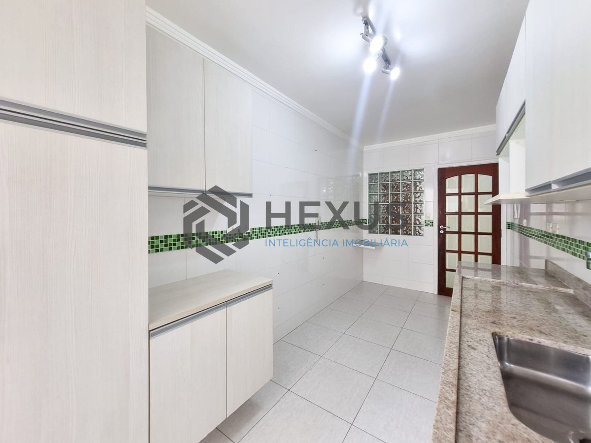 Foto 22 de Apartamento reformado com varanda na Praia das Asturias, Guaruja