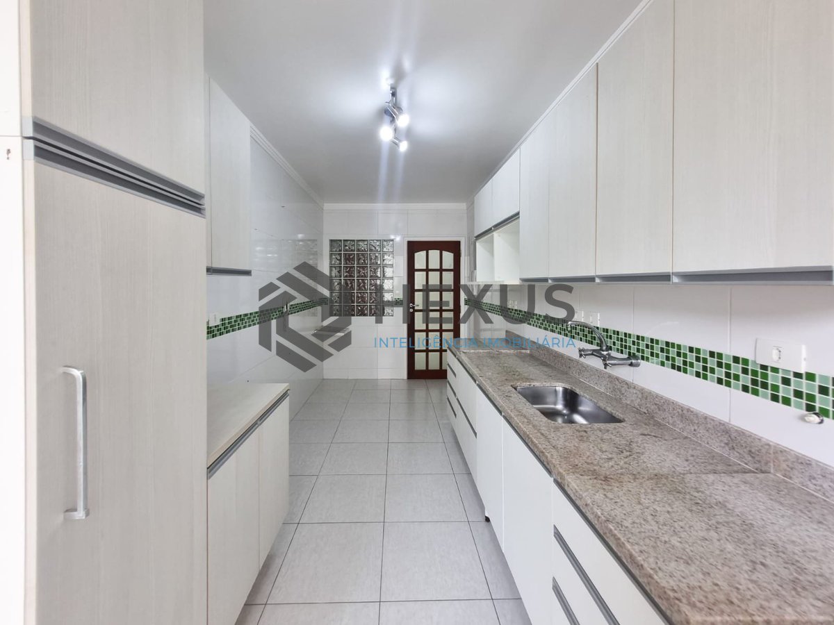 Foto 23 de Apartamento reformado com varanda na Praia das Asturias, Guaruja
