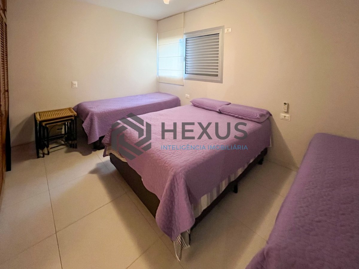 Foto 12 de Apartamento com varanda vista mar e lazer na beira mar da Praia das Pitangueiras, Guaruja