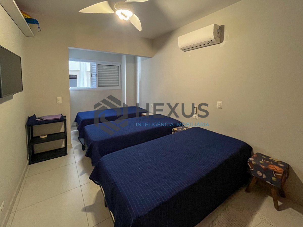 Foto 16 de Apartamento com varanda vista mar e lazer na beira mar da Praia das Pitangueiras, Guaruja