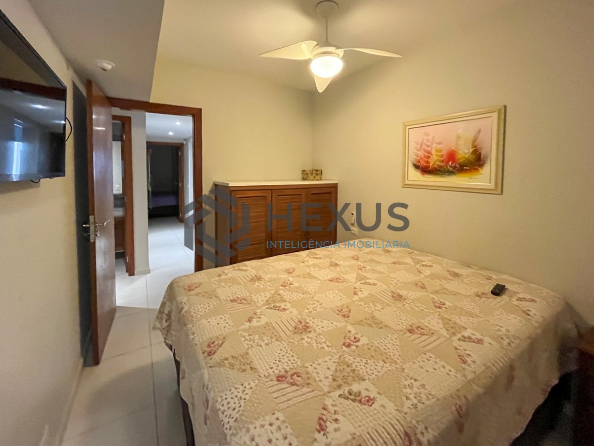 Foto 20 de Apartamento com varanda vista mar e lazer na beira mar da Praia das Pitangueiras, Guaruja