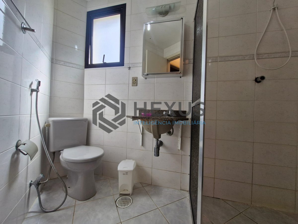 Foto 13 de Apartamento com varanda e lazer na Praia das Pitangueiras, Guaruja