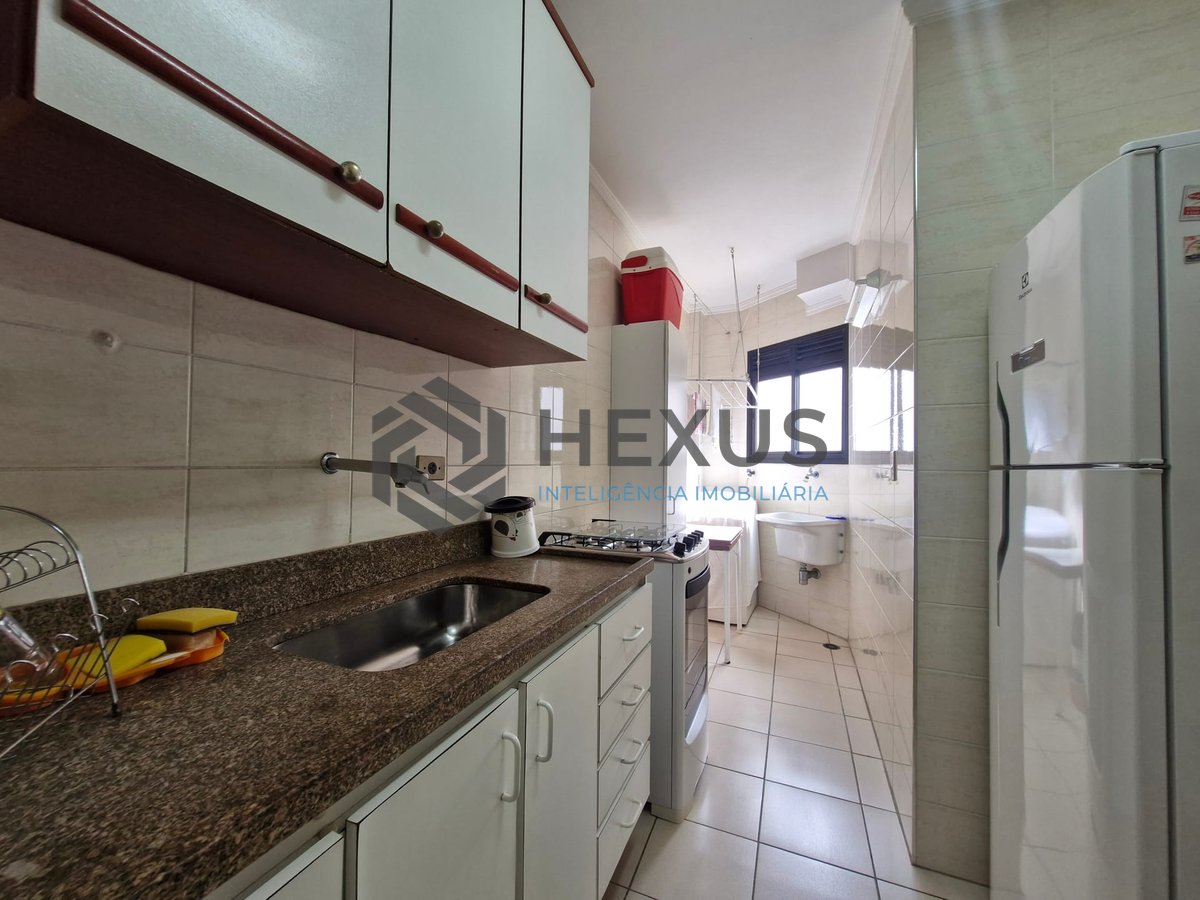 Foto 15 de Apartamento com varanda e lazer na Praia das Pitangueiras, Guaruja