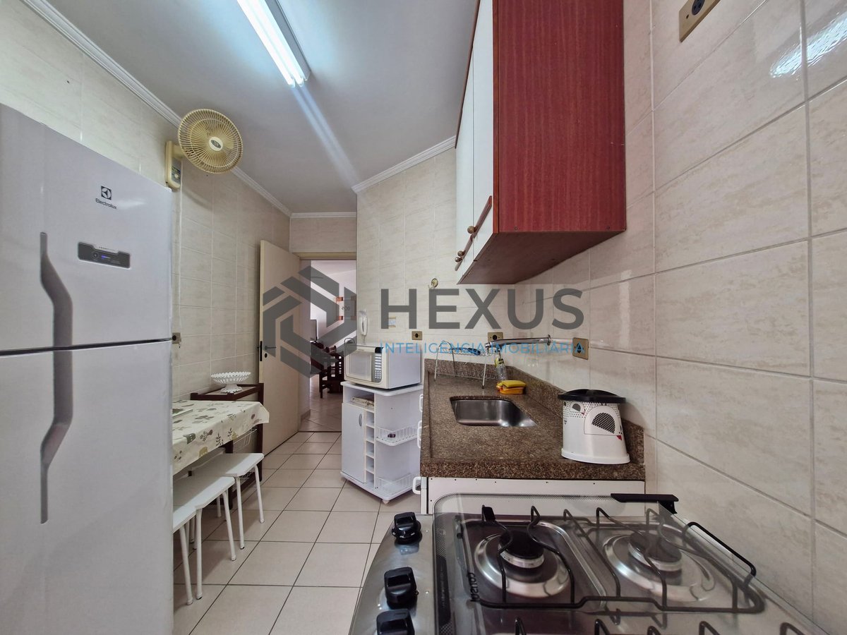 Foto 16 de Apartamento com varanda e lazer na Praia das Pitangueiras, Guaruja