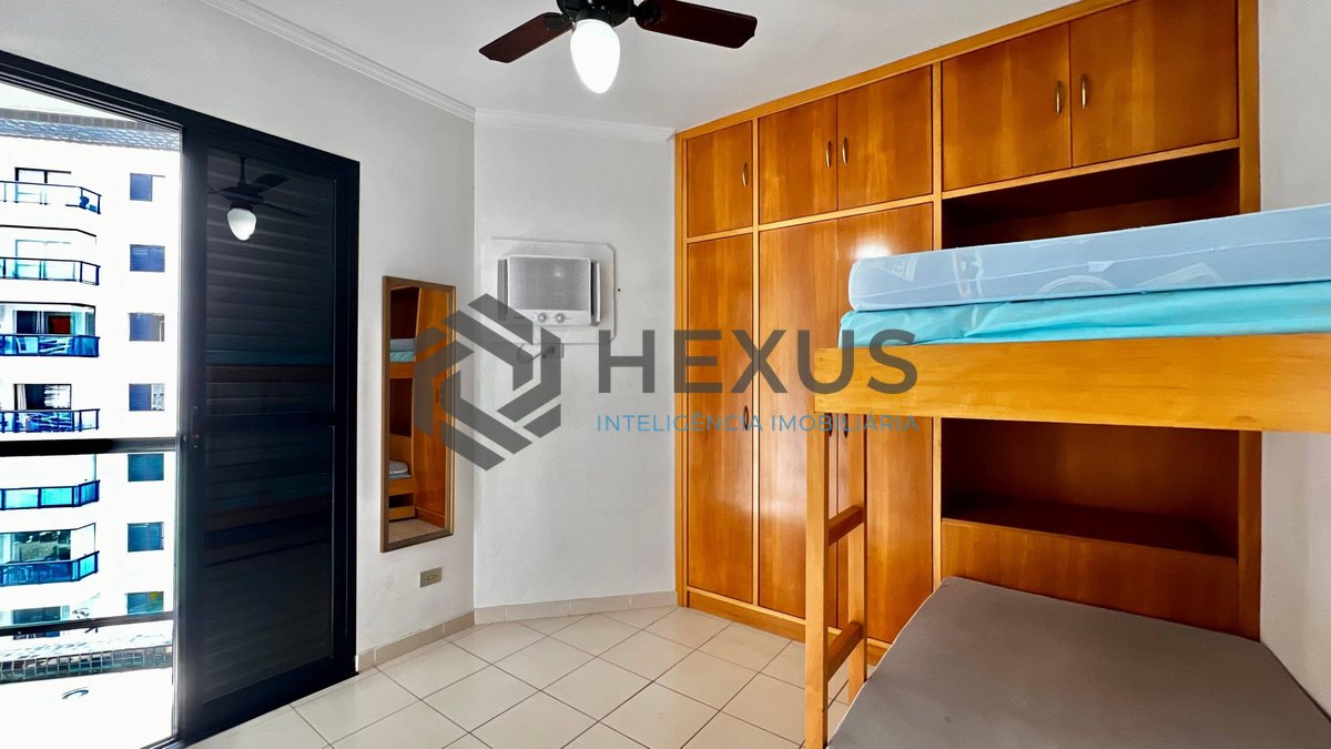 Foto 11 de Apartamento com varanda e lazer a duas quadras da Praia das Pitangueiras, Guaruja