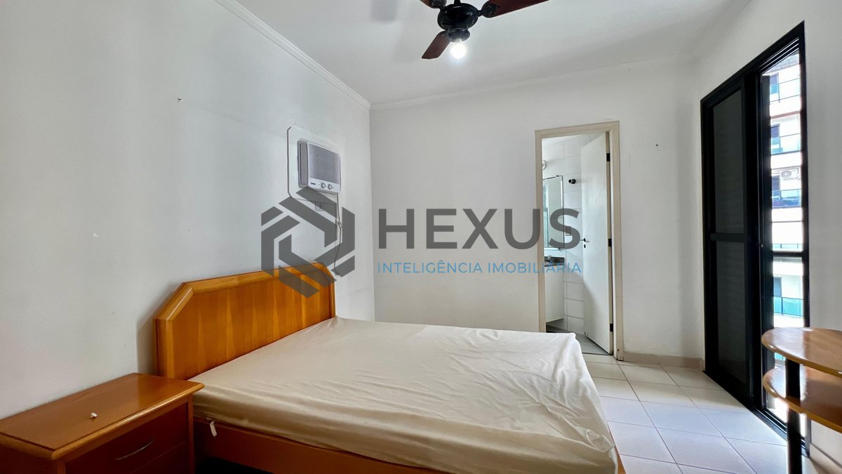 Foto 5 de Apartamento com varanda e lazer a duas quadras da Praia das Pitangueiras, Guaruja