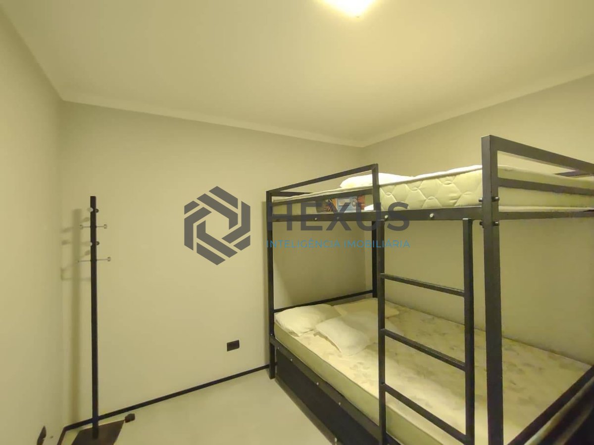 Foto 14 de Apartamento duplex reformado com varanda e lazer na Praia da Enseada, Guaruja