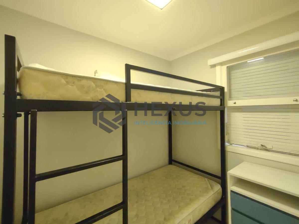 Foto 15 de Apartamento duplex reformado com varanda e lazer na Praia da Enseada, Guaruja