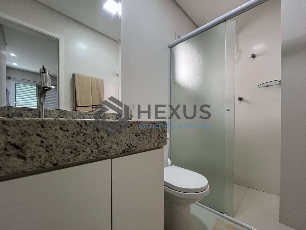 Foto 15 de Apartamento com varanda gourmet e lazer na Praia das Pitangueiras, Guaruja