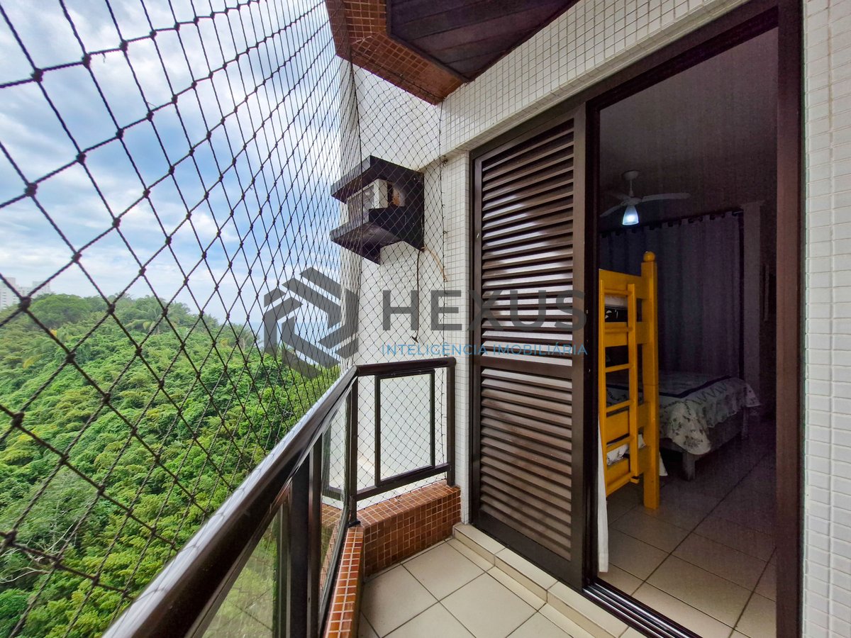Foto 22 de Apartamento com varanda vista mar e lazer na beira mar da praia no Tombo, Guarujá