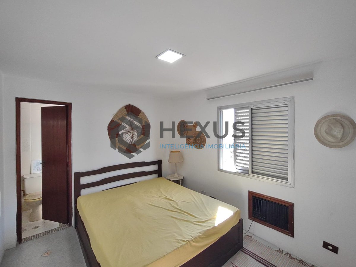 Foto 15 de Apartamento com varanda e lazer na Praia da Enseada, Guaruja