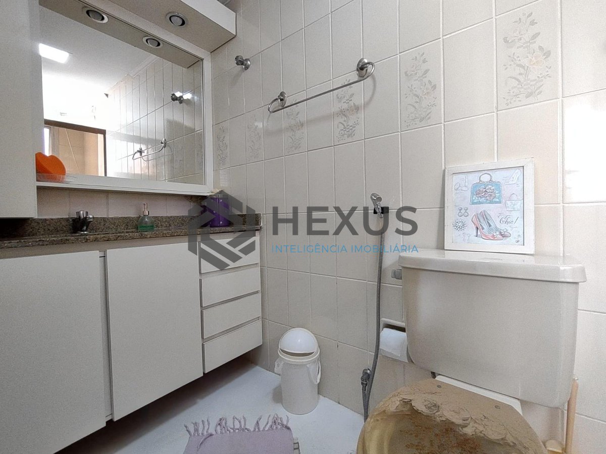 Foto 16 de Apartamento com varanda e lazer na Praia da Enseada, Guaruja
