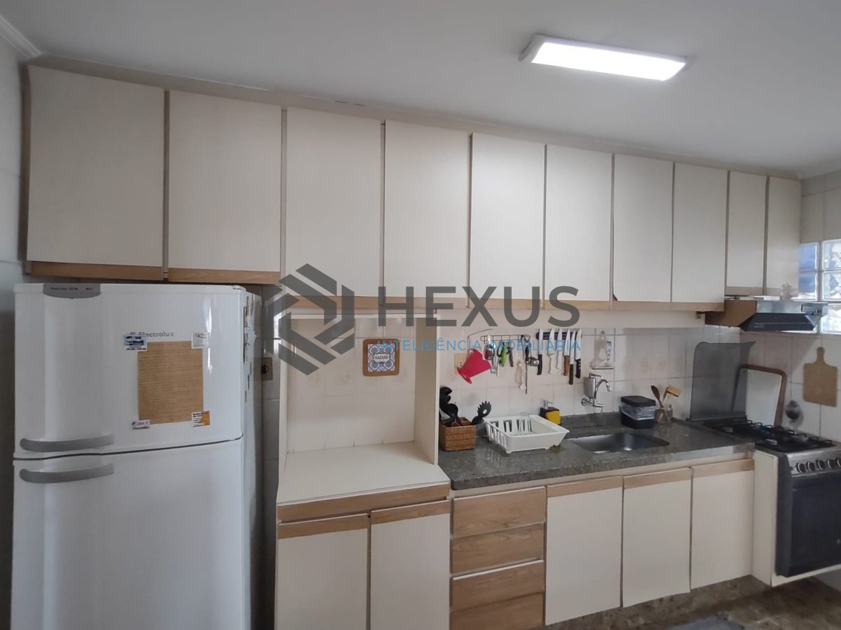 Foto 19 de Apartamento com varanda e lazer na Praia da Enseada, Guaruja