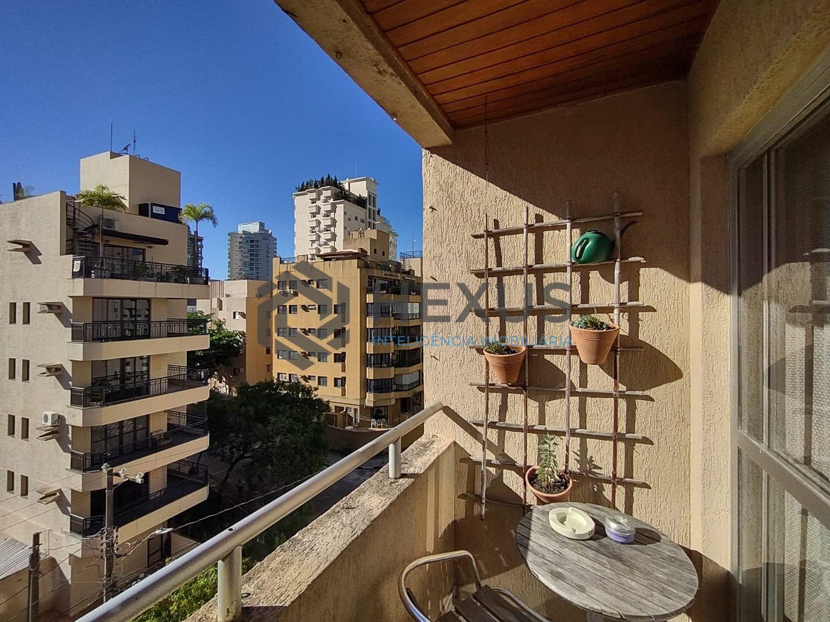 Foto 3 de Apartamento com varanda e lazer na Praia da Enseada, Guaruja