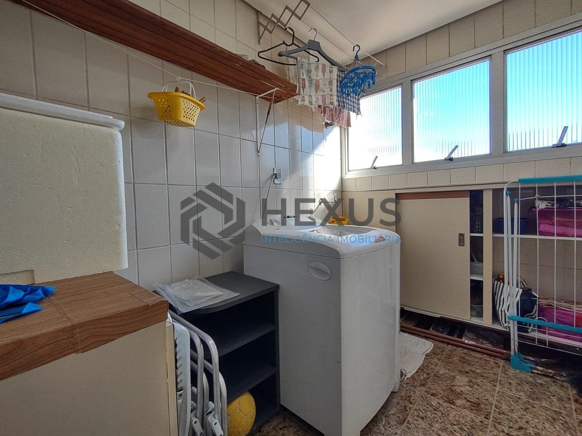 Foto 21 de Apartamento com varanda e lazer na Praia da Enseada, Guaruja