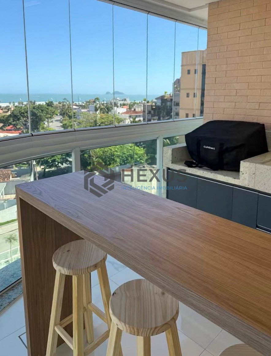 Foto 14 de Apartamento reformado com varanda gourmet e lazer na Praia da Enseada, Guaruja