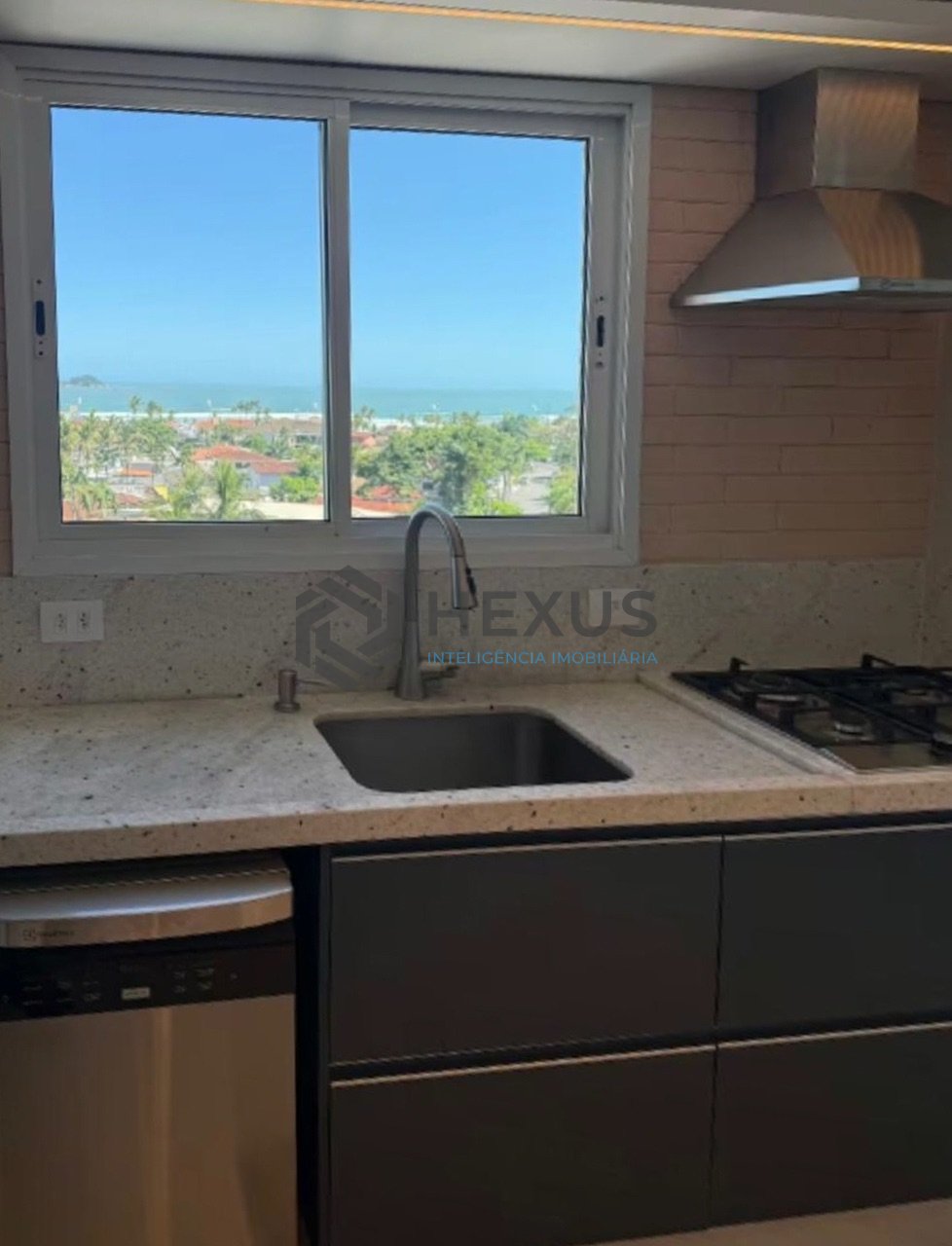 Foto 18 de Apartamento reformado com varanda gourmet e lazer na Praia da Enseada, Guaruja